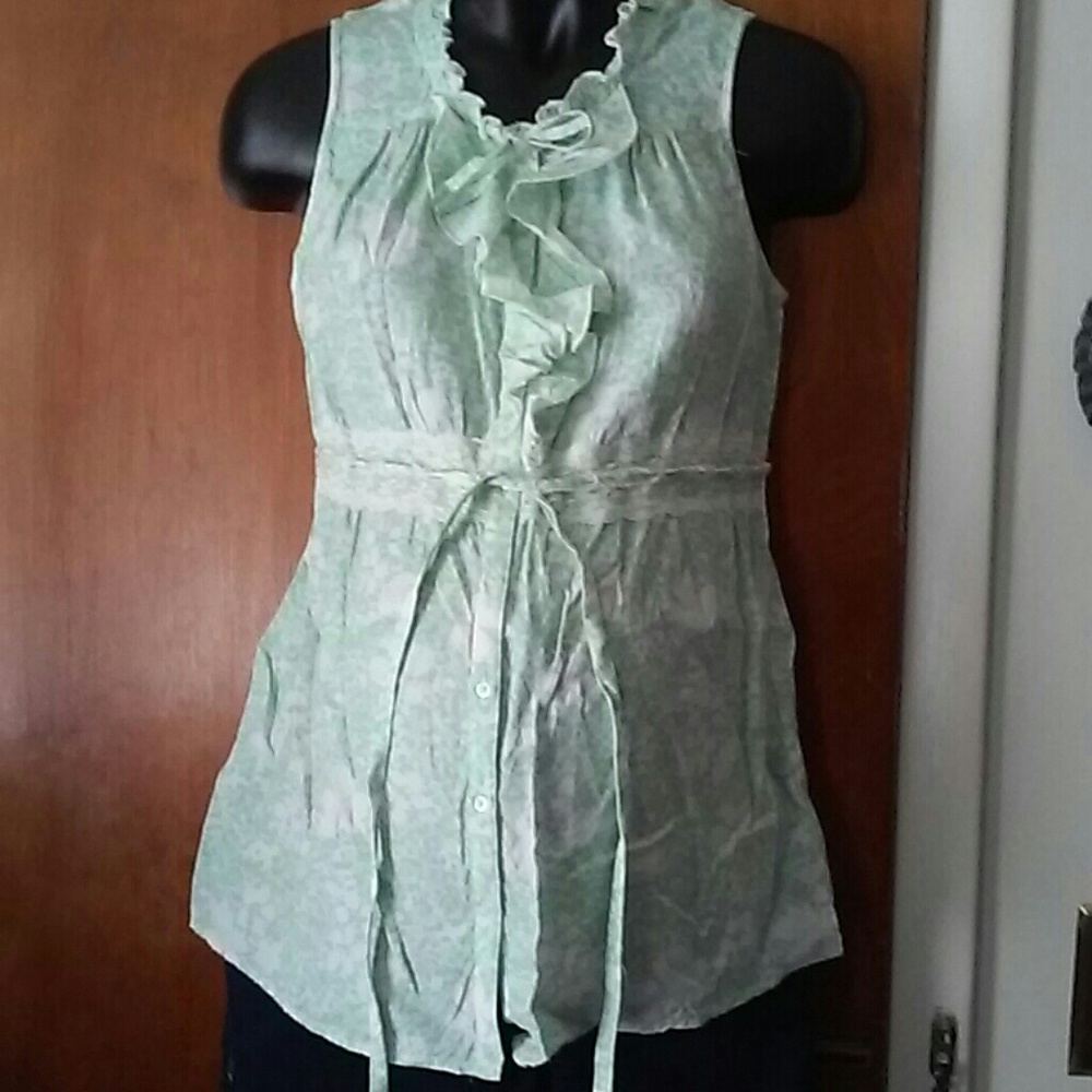 Motherhood Green & White Sleeveless Shirt …